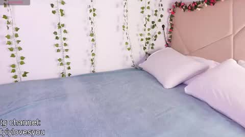 Lyly   online show from December 1, 5:45 am