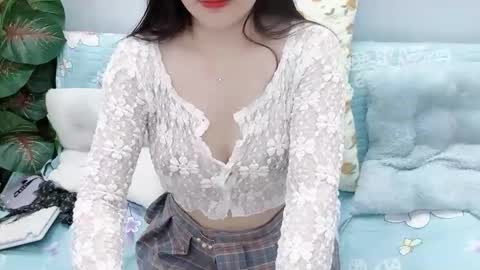 Snapshot of lyly_sweet97 chatting on April 6, 6:14 am lyly_sweet97 online show from April 6, 6:14 am