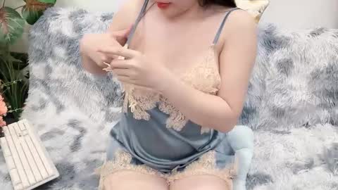 Snapshot of lyly_sweet97 chatting on April 23, 2:30 pm lyly_sweet97 online show from April 23, 2:30 pm