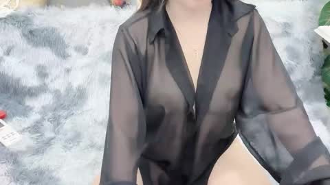 Snapshot of lyly_sweet97 chatting on May 13, 2:03 pm lyly_sweet97 online show from May 13, 2:03 pm