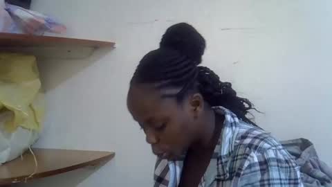 lyn_anna online show from February 8, 7:23 am