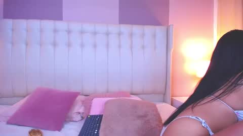 Lyn online show from December 23, 2:17 pm