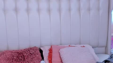 Snapshot of lyn_smith_ chatting on September 27, 11:04 am Lyn online show from September 27, 11:04 am