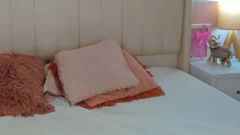 Snapshot of lyn_smith_ chatting on October 2, 11:06 am Lyn online show from October 2, 11:06 am