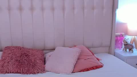 Snapshot of lyn_smith_ chatting on October 4, 11:08 am Lyn online show from October 4, 11:08 am