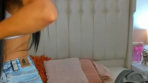 Snapshot of lyn_smith_ chatting on October 8, 11:08 am Lyn online show from October 8, 11:08 am