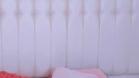 Snapshot of lyn_smith_ chatting on October 16, 11:11 am Lyn online show from October 16, 11:11 am