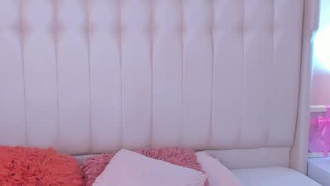 Snapshot of lyn_smith_ chatting on October 23, 11:09 am Lyn online show from October 23, 11:09 am