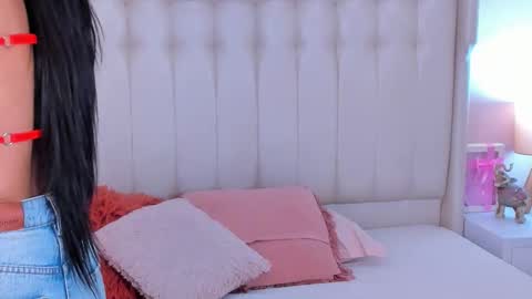 Snapshot of lyn_smith_ chatting on October 31, 11:22 am Lyn online show from October 31, 11:22 am