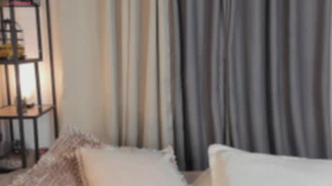 Snapshot of lynda_west chatting on September 29, 4:39 am Lynda online show from September 29, 4:39 am