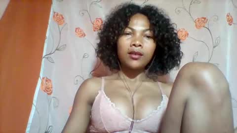 Snapshot of lyndah19 chatting on November 25, 8:42 pm lyndah19 online show from November 25, 8:42 pm