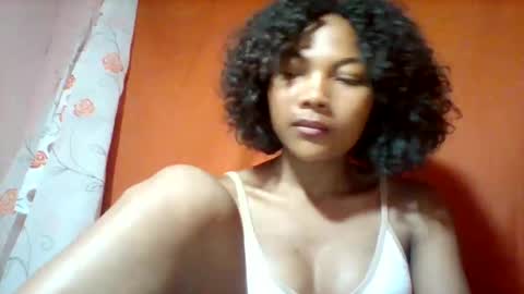 Snapshot of lyndah19 chatting on November 27, 11:29 pm lyndah19 online show from November 27, 11:29 pm