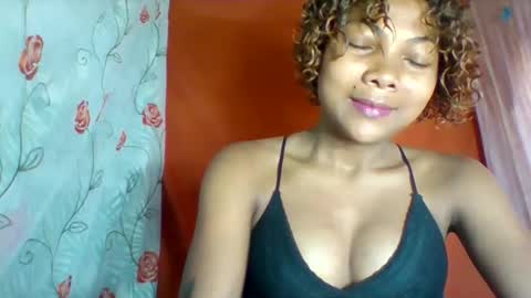 lyndah19 online show from January 19, 9:35 am