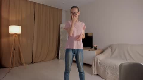 Sara online show from October 18, 4:08 pm