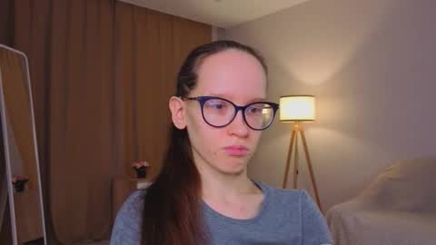 Sara online show from March 1, 4:09 pm