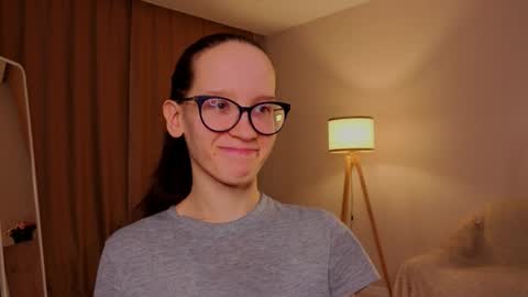 Sara online show from March 28, 4:17 pm