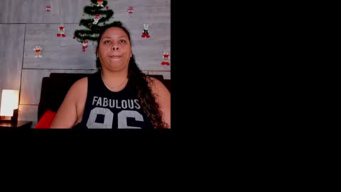 Snapshot of lynn_and_esteban chatting on December 17, 4:01 am Lynn jonnes online show from December 17, 4:01 am