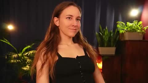 Lynn online show from November 17, 2:45 pm