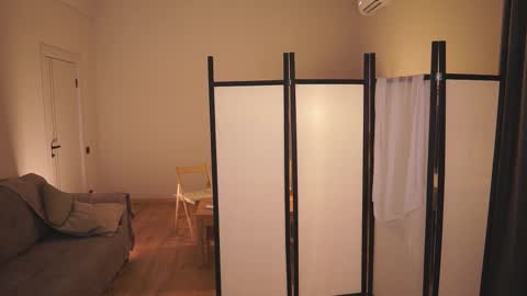  LYNN  online show from October 21, 6:25 am