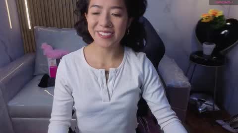 lynn_turner_ online show from February 28, 1:12 pm