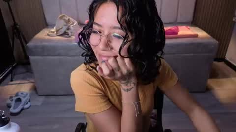 lynn_turner_ online show from June 18, 1:04 pm