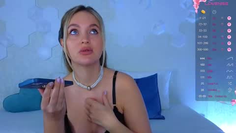 Snapshot of lynna_sparks chatting on October 17, 2:48 am Lana online show from October 17, 2:48 am