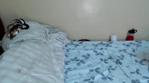 Snapshot of lynnesee chatting on November 9, 3:05 am lyenne online show from November 9, 3:05 am