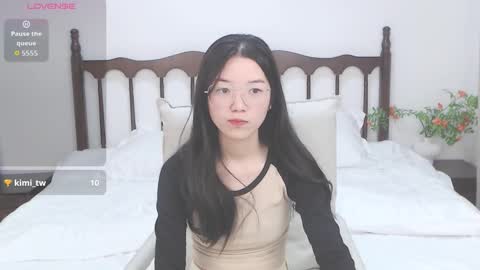 Lynn online show from November 22, 5:28 am