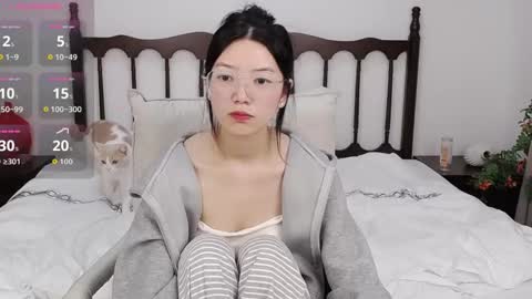 Lynn online show from November 29, 12:19 pm