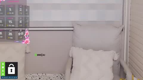 Lynn online show from December 20, 4:25 pm