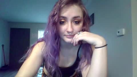 Lynn  online show from March 6, 4:47 pm