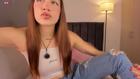 Snapshot of lynnsam_ chatting on October 12, 9:47 pm lynnsam_ online show from October 12, 9:47 pm