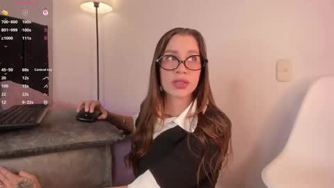 Snapshot of lynnsam_ chatting on March 14, 1:23 am lynnsam_ online show from March 14, 1:23 am