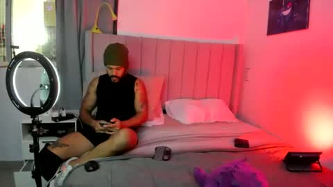 Lyon Dark online show from January 6, 6:44 pm