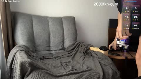 Snapshot of lyon_power_ chatting on November 4, 8:02 am Dani online show from November 4, 8:02 am