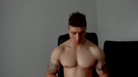 Lyonel online show from November 30, 10:14 pm