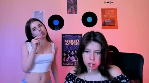 Snapshot of lyra_desire chatting on June 14, 7:27 pm lyra_desire online show from June 14, 7:27 pm