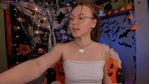 Lyra online show from October 28, 10:30 am