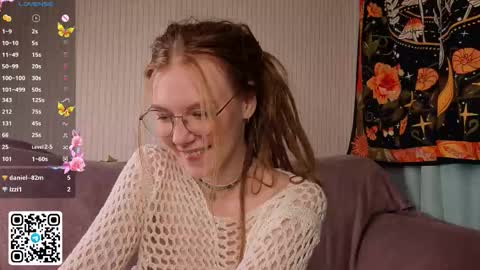 Snapshot of lyra_thenymph chatting on March 6, 12:18 am Lyra online show from March 6, 12:18 am