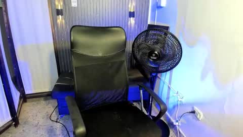 lyrafrost5 online show from March 20, 10:03 pm