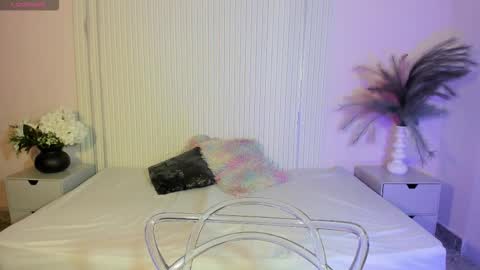 lyrafrost5 online show from March 26, 2:17 am