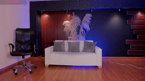 Snapshot of lyssa_muller chatting on January 4, 8:16 pm Lyssa  Everyday From 0700 to 1630 Col Time online show from January 4, 8:16 pm