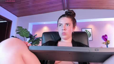 Snapshot of lyssa_muller chatting on February 25, 6:42 pm Lyssa  Everyday From 0700 to 1630 Col Time online show from February 25, 6:42 pm