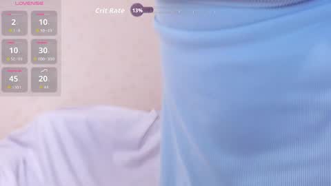 Snapshot of lyssan_xo chatting on March 22, 5:27 pm lyssan_xo online show from March 22, 5:27 pm