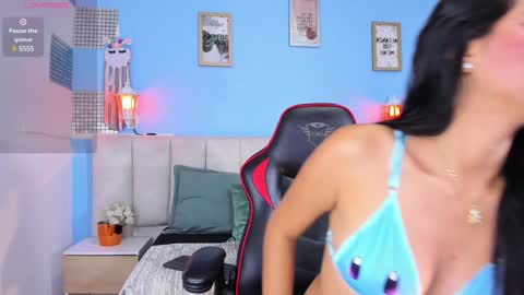 Lizzy smith  online show from January 3, 7:29 pm