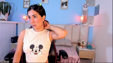 Lizzy smith  online show from January 21, 7:28 pm