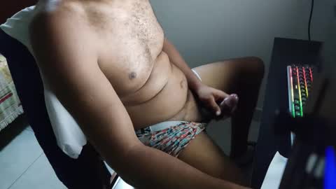 m0ren01995 online show from April 25, 7:55 pm