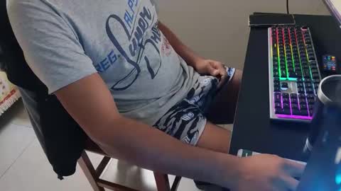 m0ren01995 online show from May 31, 4:47 pm