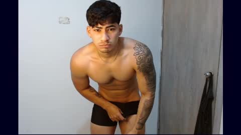 Snapshot of m1chaelx_ chatting on February 19, 10:11 am MICHAEL online show from February 19, 10:11 am