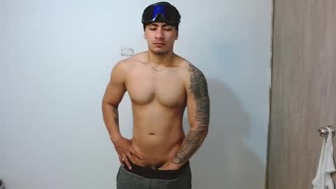 Snapshot of m1chaelx_ chatting on February 25, 2:05 pm MICHAEL online show from February 25, 2:05 pm